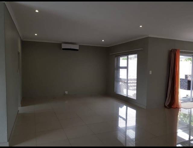 3 BEDROOM HOUSE RENTED IN ROWALLAN PARK
